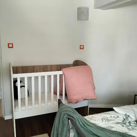 Glamorous Flat In Merzmuhler