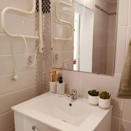 Glamorous Flat In Merzmuhler