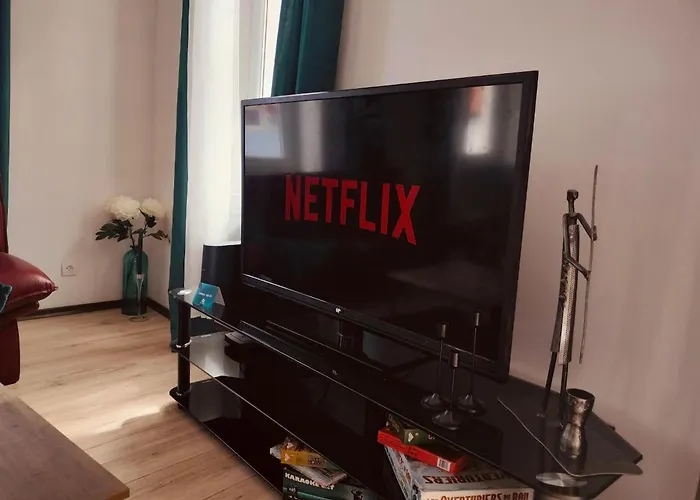 Glamorous Flat In Merzmuhler