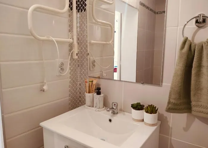 Glamorous Flat In Merzmuhler