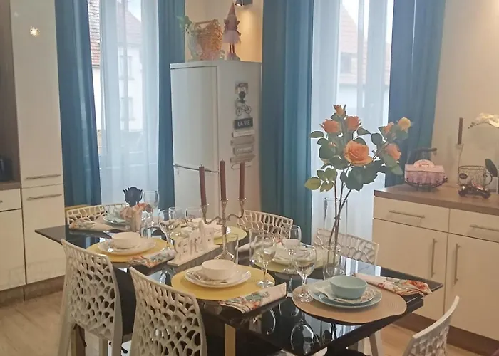 Glamorous Flat In Appartement